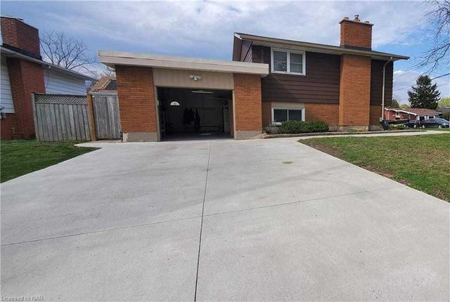 25 Marmac Dr, House detached with 3 bedrooms, 2 bathrooms and 10 parking in St. Catharines ON | Image 22