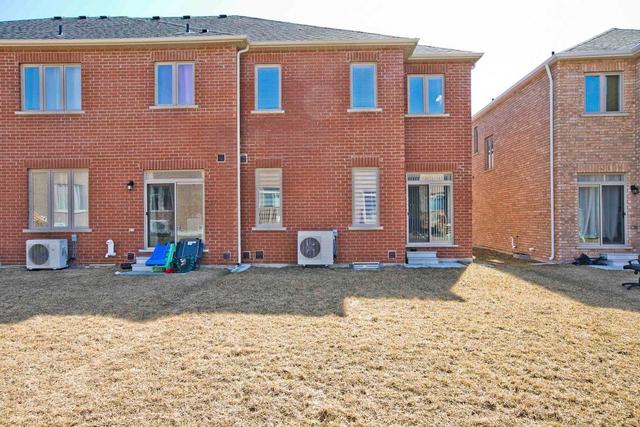 26 Luzon Ave, House attached with 4 bedrooms, 5 bathrooms and 2 parking in Markham ON | Image 29