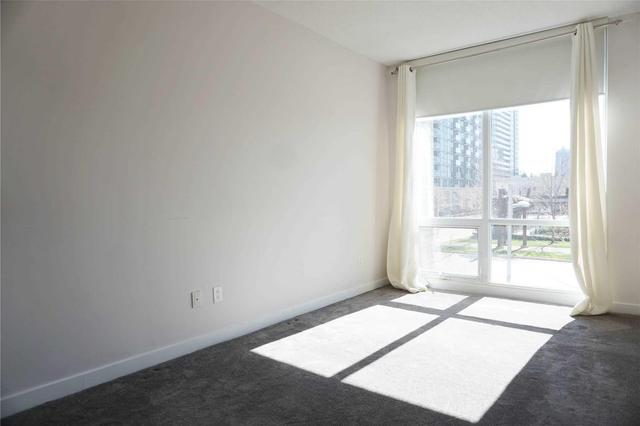 Th03 - 33 Singer Crt, Townhouse with 2 bedrooms, 3 bathrooms and 1 parking in Toronto ON | Image 16