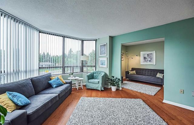 226 - 255 The Donway W Rd, Condo with 2 bedrooms, 2 bathrooms and 1 parking in Toronto ON | Image 5