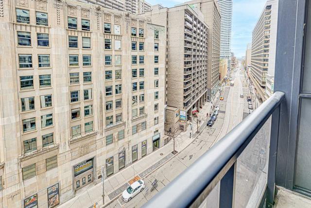1002 - 21 Carlton St, Condo with 2 bedrooms, 2 bathrooms and 0 parking in Toronto ON | Image 8