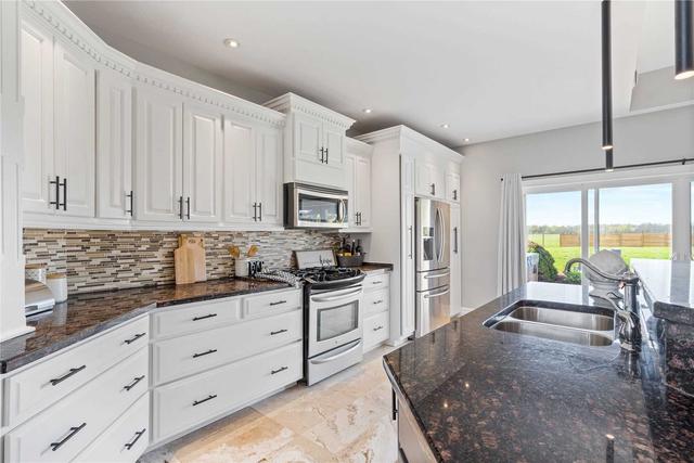 614 Barcovan Beach Rd, House detached with 3 bedrooms, 2 bathrooms and 15 parking in Quinte West ON | Image 7