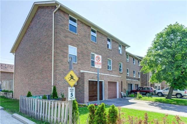 8 - 7255 Dooley Dr, Townhouse with 3 bedrooms, 3 bathrooms and 3 parking in Mississauga ON | Image 1