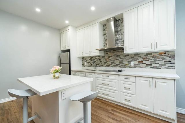 716 Richmond St W, House attached with 3 bedrooms, 5 bathrooms and 2 parking in Toronto ON | Image 2