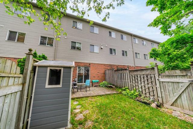 76 Aspen Pkwy, Townhouse with 3 bedrooms, 2 bathrooms and 2 parking in Whitby ON | Image 22