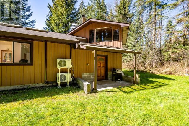 6912 Railway Ave, House detached with 2 bedrooms, 1 bathrooms and 6 parking in Comox Valley C (Puntledge   Black Creek) BC | Image 33
