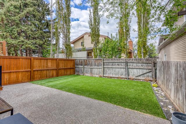 424 29 Avenue Ne, Home with 3 bedrooms, 3 bathrooms and 4 parking in Calgary AB | Image 37