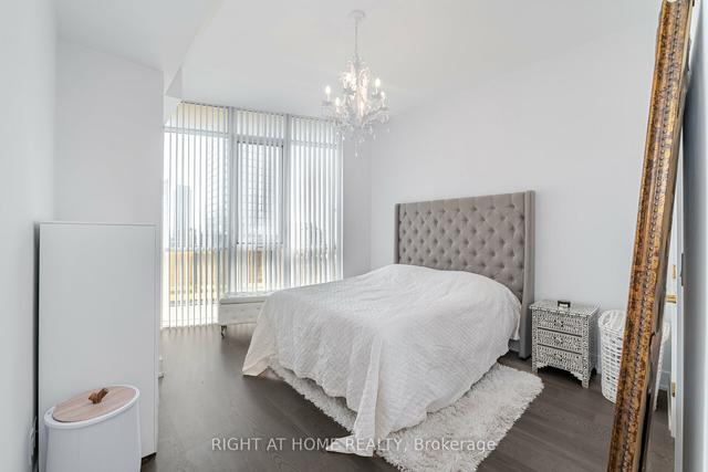 2507 - 32 Davenport Rd, Condo with 2 bedrooms, 2 bathrooms and 2 parking in Toronto ON | Image 6