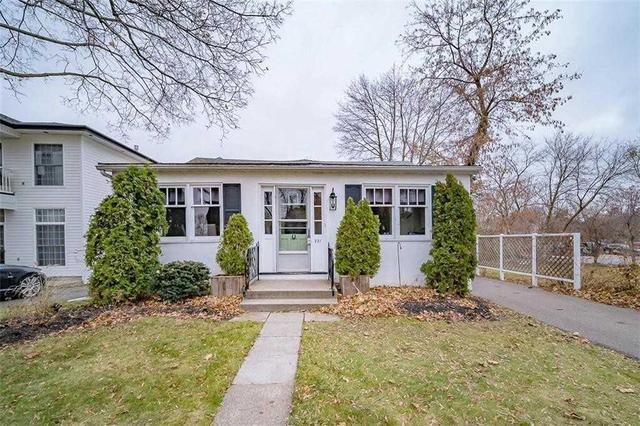 231 Wellington St, House detached with 3 bedrooms, 2 bathrooms and 2 parking in Niagara on the Lake ON | Image 1
