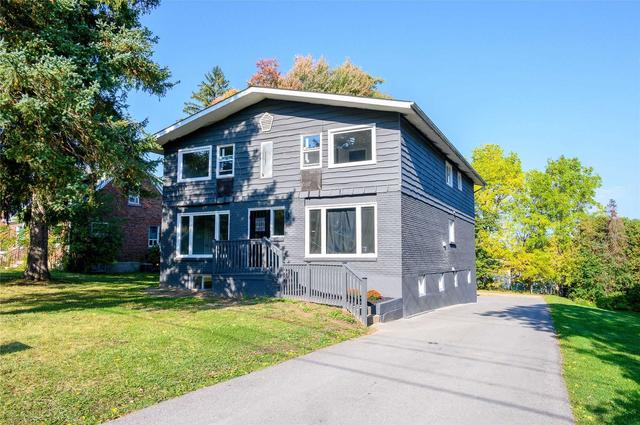 392 Erb St W, House detached with 9 bedrooms, 5 bathrooms and 8 parking in Waterloo ON | Image 1