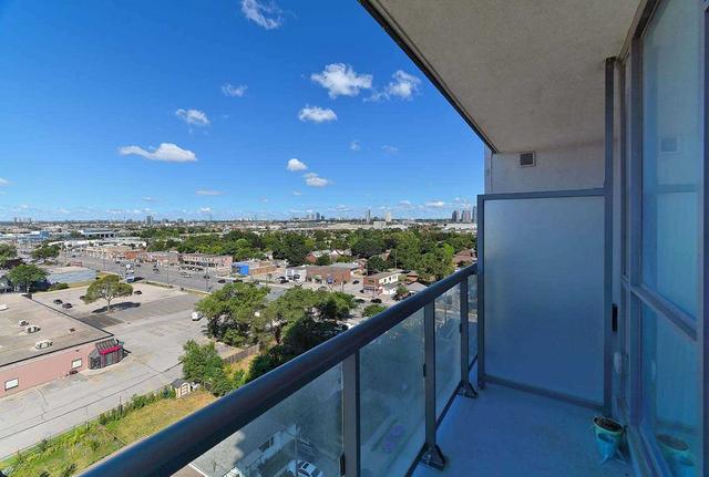 1007 - 15 Zorra Rd, Condo with 2 bedrooms, 2 bathrooms and 1 parking in Toronto ON | Image 10