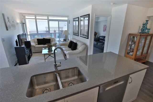 1002 - 1940 Ironstone Dr, Condo with 2 bedrooms, 2 bathrooms and 2 parking in Burlington ON | Image 11