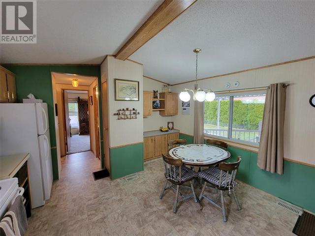 715 10th Avenue, House detached with 2 bedrooms, 2 bathrooms and null parking in Keremeos BC | Image 11