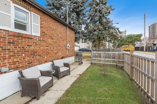 19 Danesbury Ave, House detached with 2 bedrooms, 2 bathrooms and 2 parking in Toronto ON | Image 20