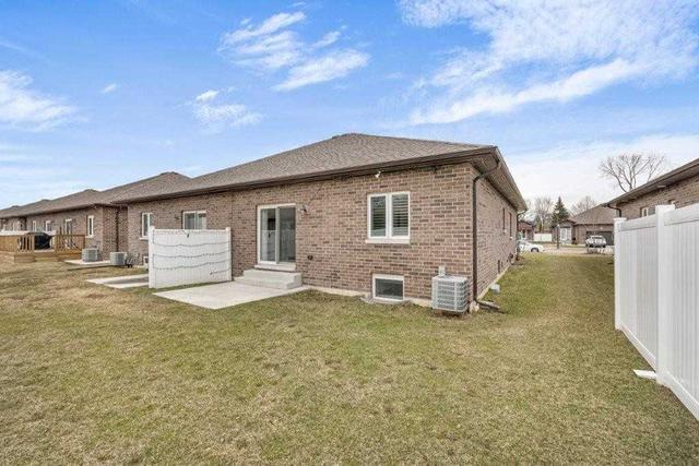 2545 Olive Rd, House semidetached with 2 bedrooms, 3 bathrooms and 5 parking in Windsor ON | Image 31