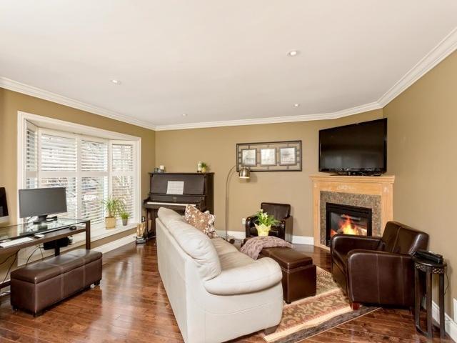 855 Edison Crt, House detached with 3 bedrooms, 2 bathrooms and 3 parking in Milton ON | Image 4