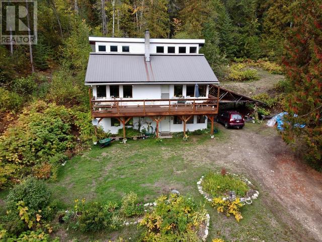 2373 Mabel Lake Road, House detached with 3 bedrooms, 3 bathrooms and null parking in North Okanagan F BC | Image 1