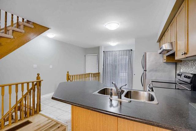32 Jim Baird Mews, House attached with 3 bedrooms, 3 bathrooms and 1 parking in Toronto ON | Image 4