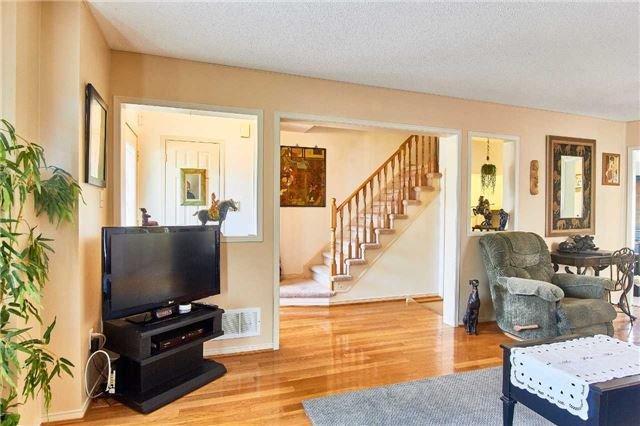 347 John West Way, Townhouse with 3 bedrooms, 3 bathrooms and 2 parking in Aurora ON | Image 8