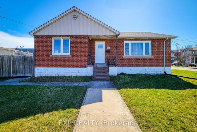 650 Dunn Ave, House detached with 3 bedrooms, 1 bathrooms and 5 parking in Hamilton ON | Image 12