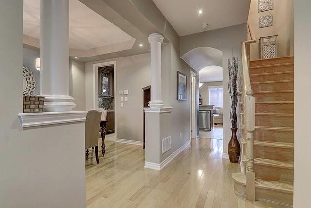 569 Sixteen Mile Dr, House attached with 3 bedrooms, 4 bathrooms and 2 parking in Oakville ON | Image 8