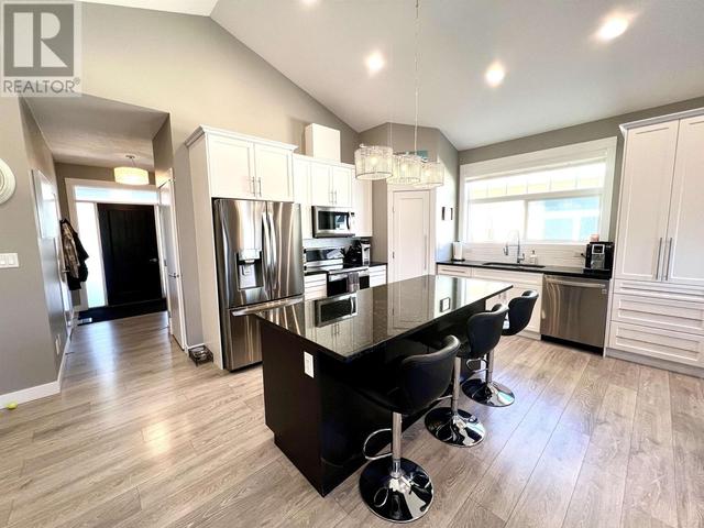 3440 Parkview Crescent, House detached with 4 bedrooms, 3 bathrooms and null parking in Prince George BC | Image 5