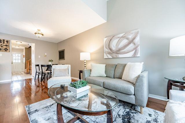 6 - 60 Ptarmigan Dr, Townhouse with 3 bedrooms, 3 bathrooms and 2 parking in Guelph ON | Image 2