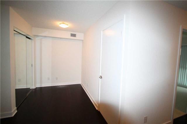 820 - 295 Adelaide St W, Condo with 1 bedrooms, 1 bathrooms and null parking in Toronto ON | Image 13