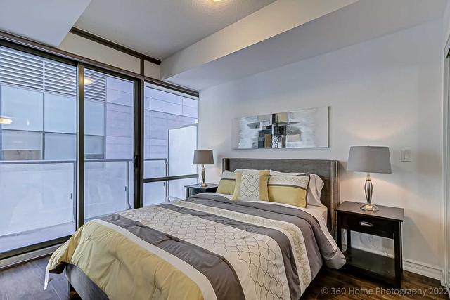 1102 - 832 Bay St, Condo with 2 bedrooms, 2 bathrooms and 1 parking in Toronto ON | Image 6