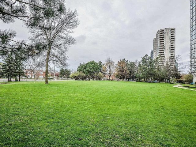 1003 - 350 Webb Dr, Condo with 2 bedrooms, 2 bathrooms and 2 parking in Mississauga ON | Image 8