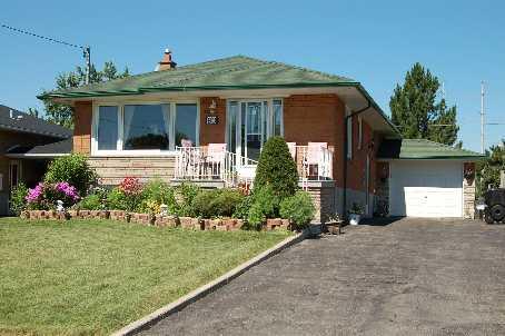 80 Mountland Dr, House detached with 3 bedrooms, 2 bathrooms and 6 parking in Toronto ON | Image 1