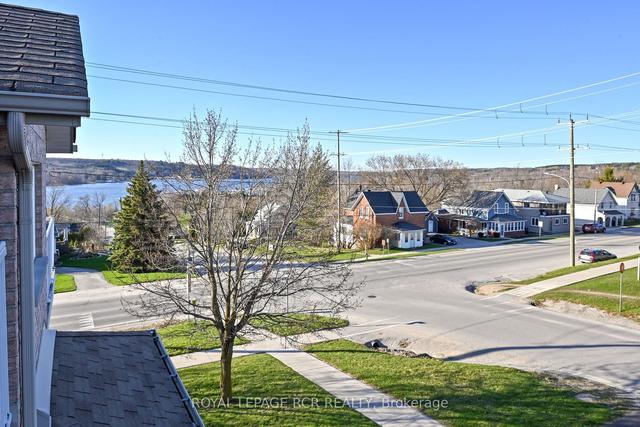 18 Owen St W, House attached with 3 bedrooms, 3 bathrooms and 3 parking in Penetanguishene ON | Image 30