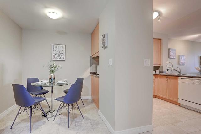 306 - 55 Bloor St E, Condo with 1 bedrooms, 2 bathrooms and 1 parking in Toronto ON | Image 5