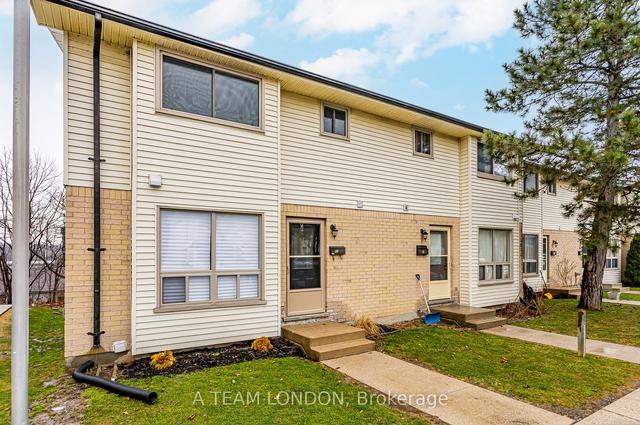 38 - 355 Sandringham Cres, Townhouse with 3 bedrooms, 2 bathrooms and 1 parking in London ON | Image 1
