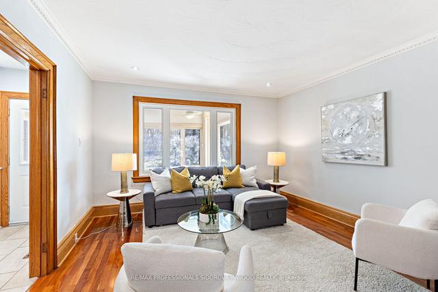 27 Parkview Gdns, House detached with 3 bedrooms, 3 bathrooms and 2 parking in Toronto ON | Image 26