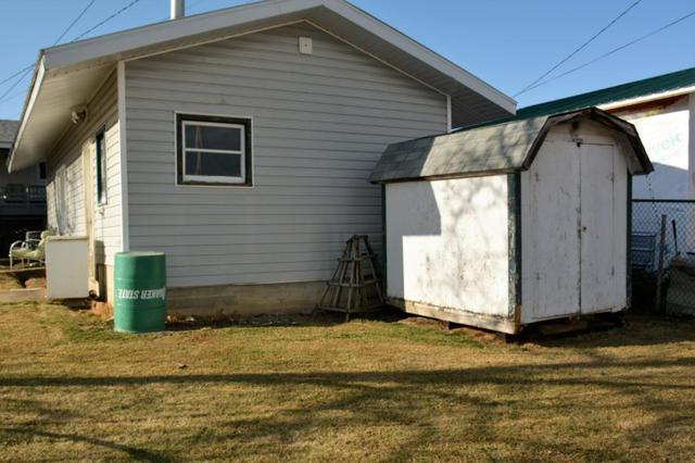 5157 10 Avenue, House detached with 4 bedrooms, 2 bathrooms and 3 parking in Edson AB | Image 32
