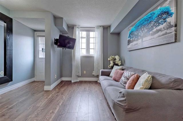 th15 - 593 Kennedy Rd, Townhouse with 3 bedrooms, 2 bathrooms and 1 parking in Toronto ON | Image 8