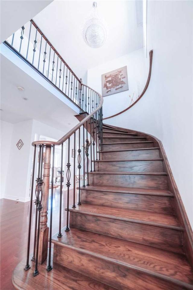 772 Caboto Tr, House detached with 4 bedrooms, 6 bathrooms and 4 parking in Markham ON | Image 2