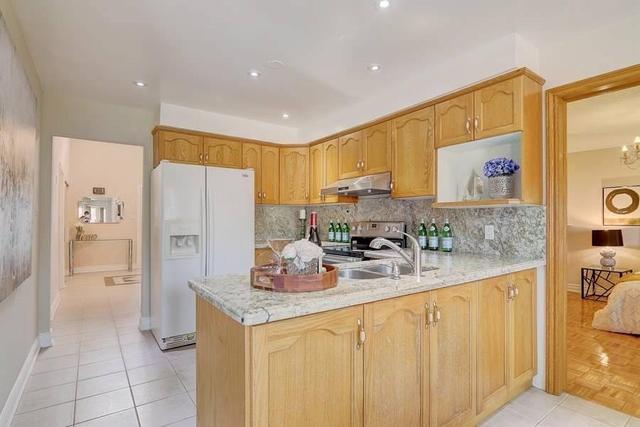 24 Teddington Ave, House detached with 5 bedrooms, 5 bathrooms and 5 parking in Markham ON | Image 9