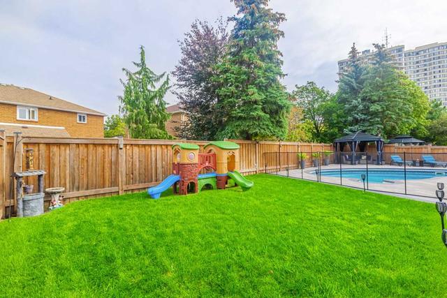 44 Lombardy Cres, House detached with 4 bedrooms, 4 bathrooms and 6 parking in Brampton ON | Image 28