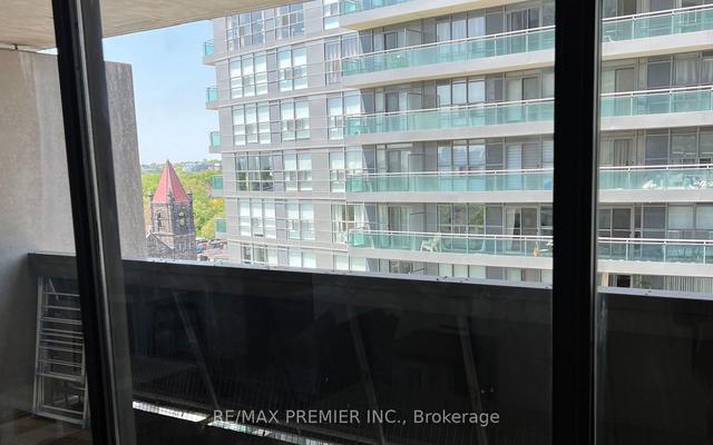 1011 - 720 Spadina Ave, Condo with 0 bedrooms, 1 bathrooms and 0 parking in Toronto ON | Image 18