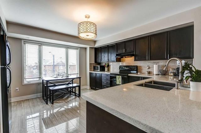 1 - 4855 Half Moon Grve, Townhouse with 2 bedrooms, 3 bathrooms and 1 parking in Mississauga ON | Image 5