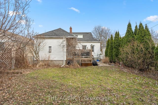 19 Columbia St, House detached with 3 bedrooms, 2 bathrooms and 1 parking in St. Catharines ON | Image 11