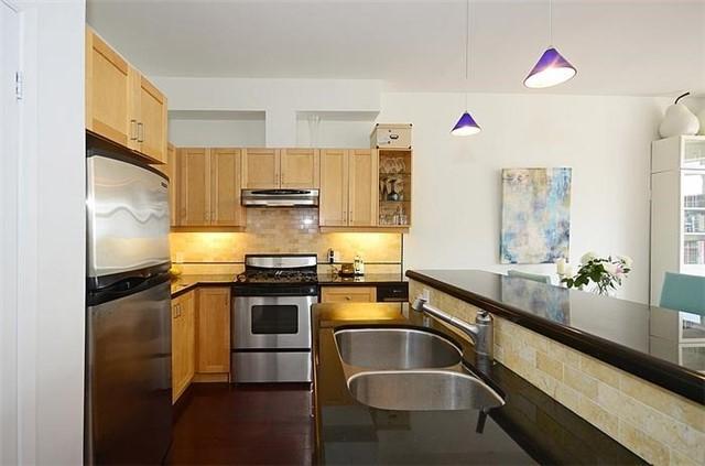 06 - 2362 Queen St E, Condo with 1 bedrooms, 2 bathrooms and 1 parking in Toronto ON | Image 2