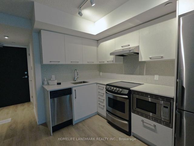 1001 - 87 Peter St, Condo with 1 bedrooms, 1 bathrooms and 0 parking in Toronto ON | Image 1