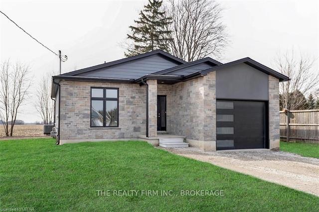 22909 Highbury Ave, House detached with 2 bedrooms, 1 bathrooms and 7 parking in Middlesex Centre ON | Image 1