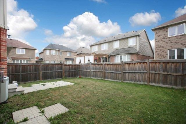 581 Snider Terr, House detached with 4 bedrooms, 3 bathrooms and 2 parking in Milton ON | Image 16