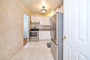 909 - 60 Pavane Linkway, Condo with 2 bedrooms, 1 bathrooms and 1 parking in Toronto ON | Image 6