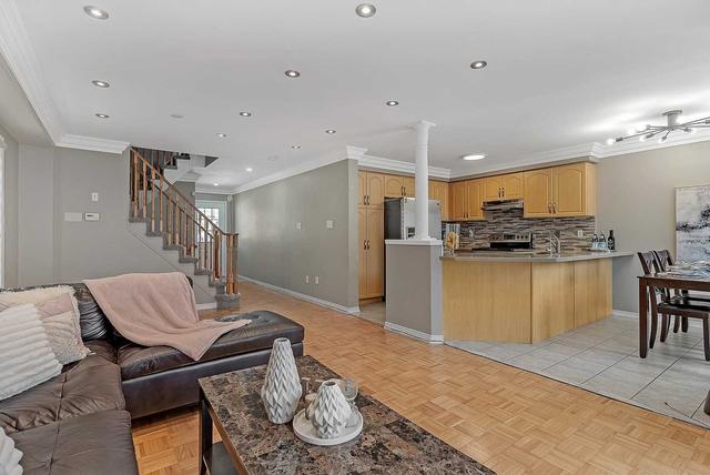 13 Earth Star Tr, House attached with 3 bedrooms, 4 bathrooms and 3 parking in Brampton ON | Image 10