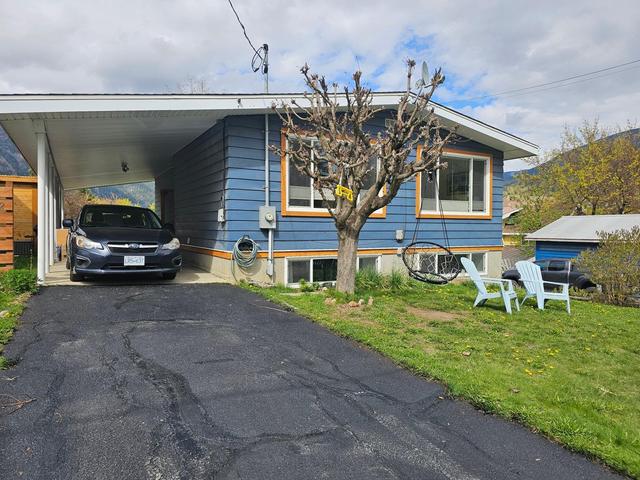 402 Innes Street W, House detached with 3 bedrooms, 2 bathrooms and 4 parking in Nelson BC | Image 46